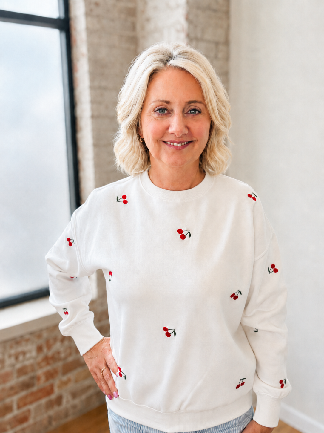 IVORY CHERRY EMBROIDERED SWEATSHIRT