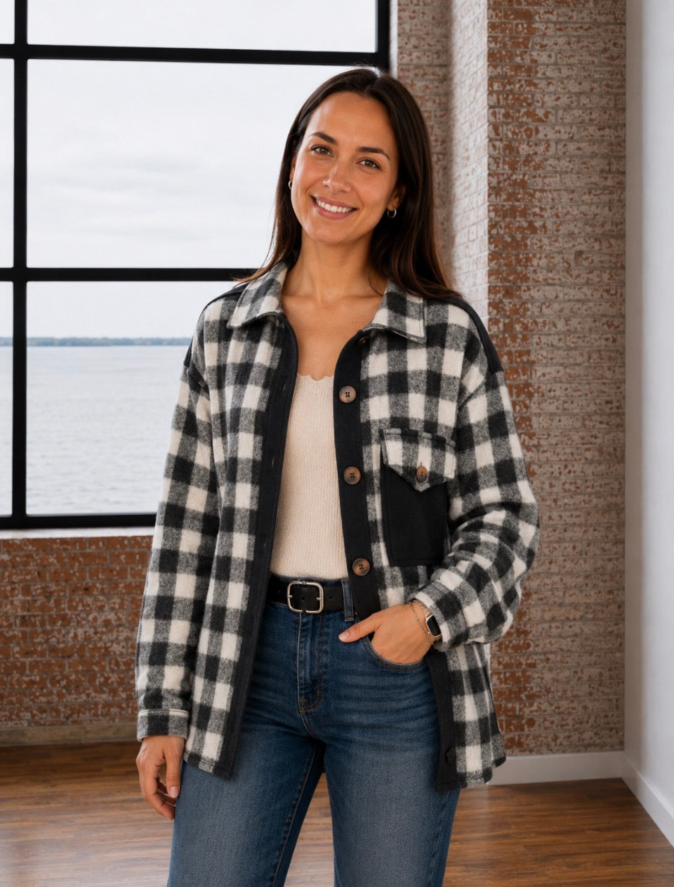 PLAID SHACKET WITH SOLID POCKET