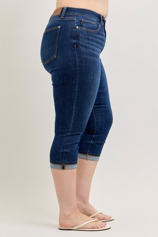 JUDY BLUE DARK DENIM CAPRI W/SINGLE CUFF