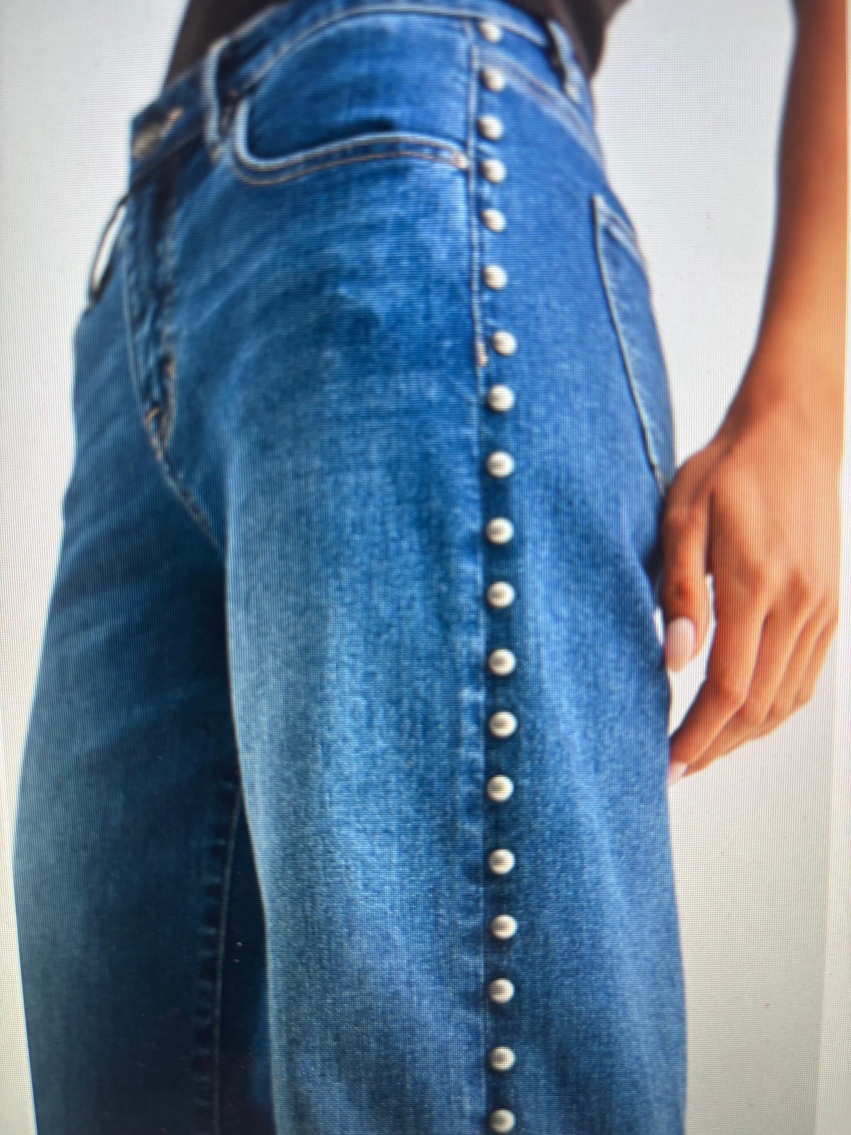 MID-RISE WIDE LEG EMBELLISHED SIDE JEAN