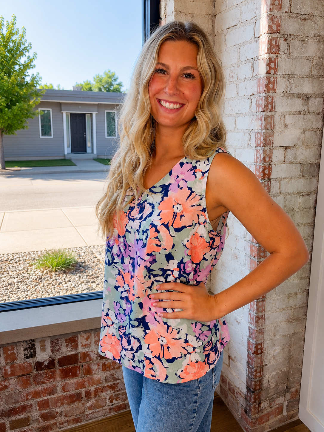 PETALS & PARADISE SLEEVELESS TOP