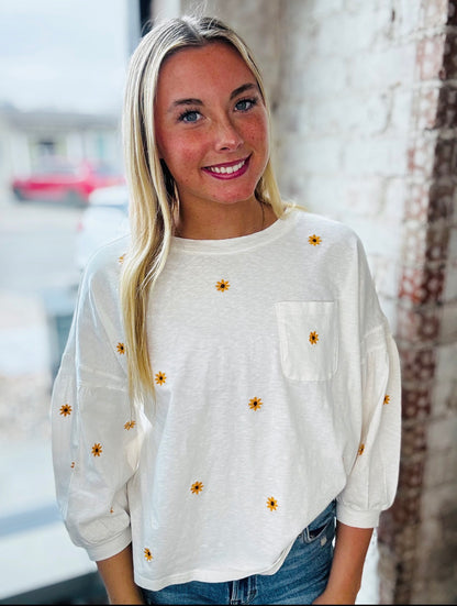 Ivory Daisy 3/4 Long Sleeve Tee