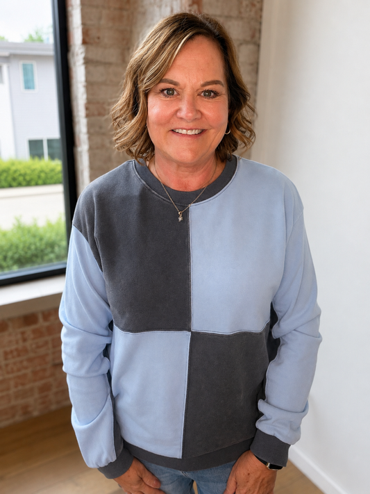 BLUE COLOR BLOCK SWEATSHIRT