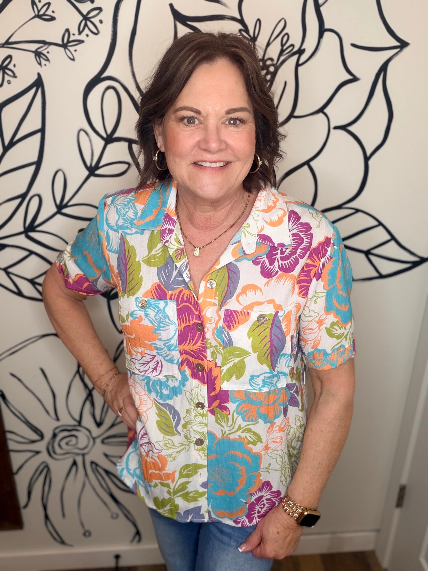 A LA CARTE FLORAL BUTTON DOWN TOP