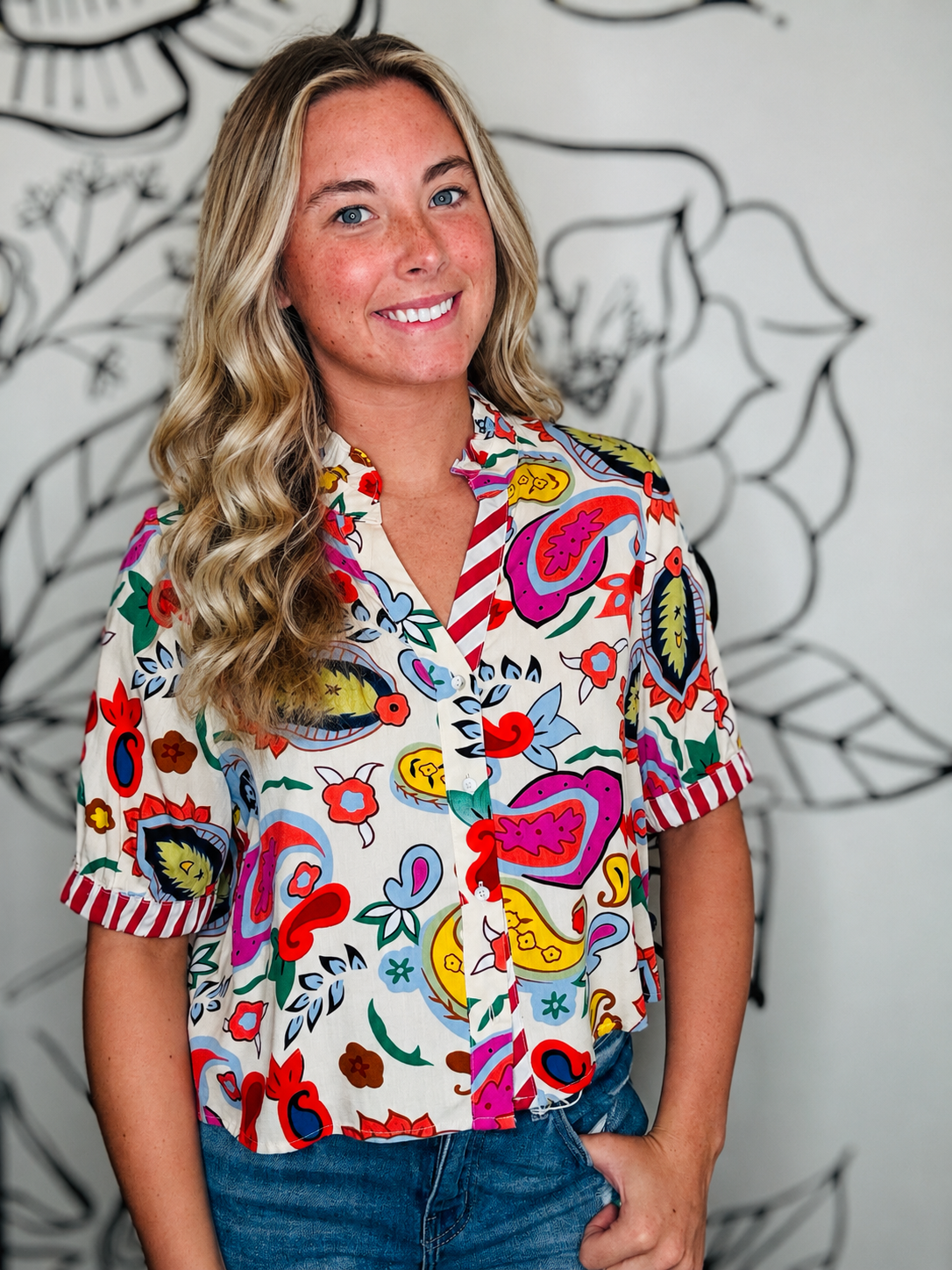 VIBRANT PRINT PAISLEY BUTTON-DOWN TOP