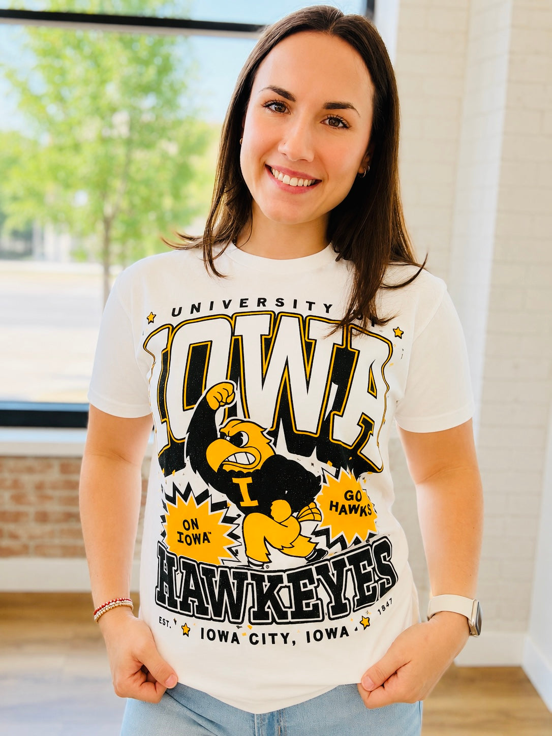 IOWA HAWKEYES GRAPHIC TEE
