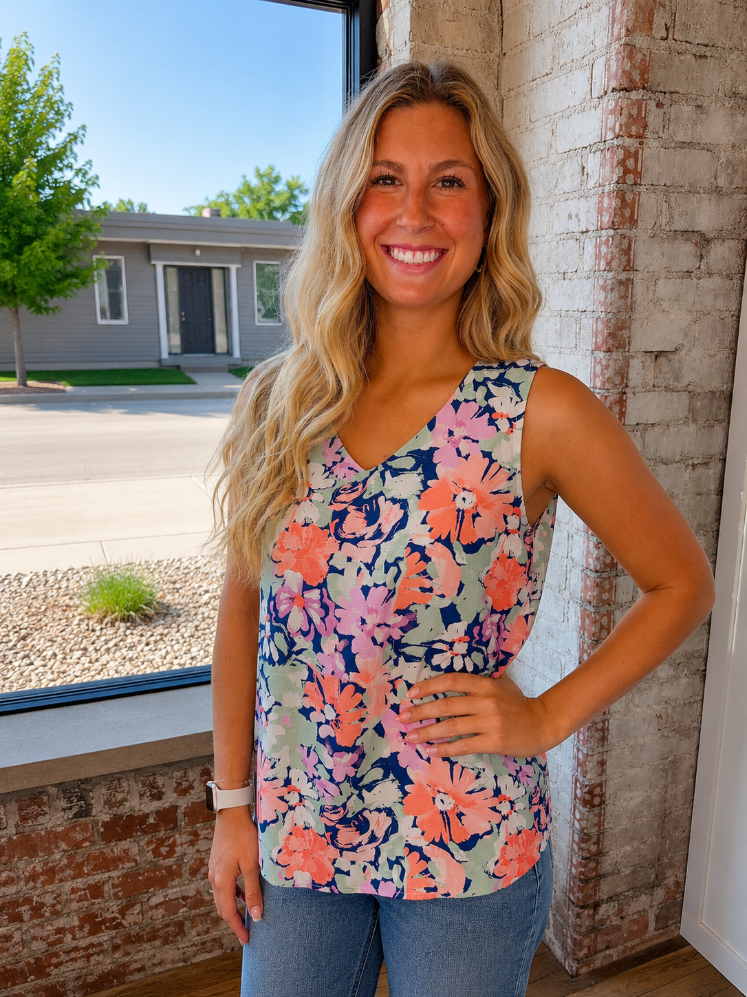 PETALS & PARADISE SLEEVELESS TOP