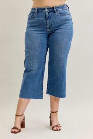 JUDY BLUE HIGH-RISE MEDIUM-WASH CROP CLASSIC WIDE-LEG DENIM W/RAW HEM