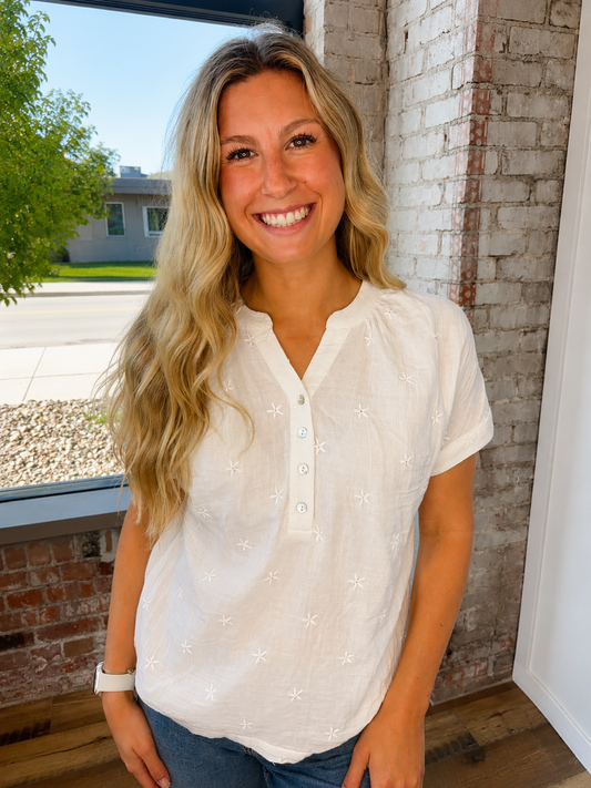BRANDTEX WHITE GAUZE FLORAL EMBROIDERED TOP