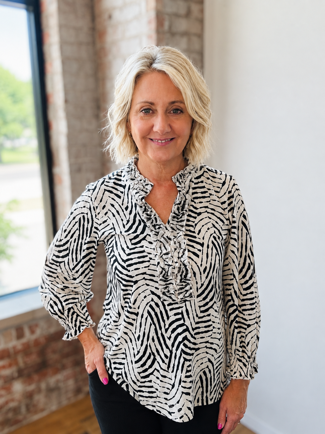 MULTIPLES BLACK & WHITE PRINT BLOUSE