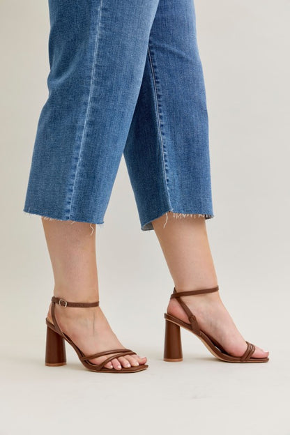 JUDY BLUE HIGH-RISE MEDIUM-WASH CROP CLASSIC WIDE-LEG DENIM W/RAW HEM