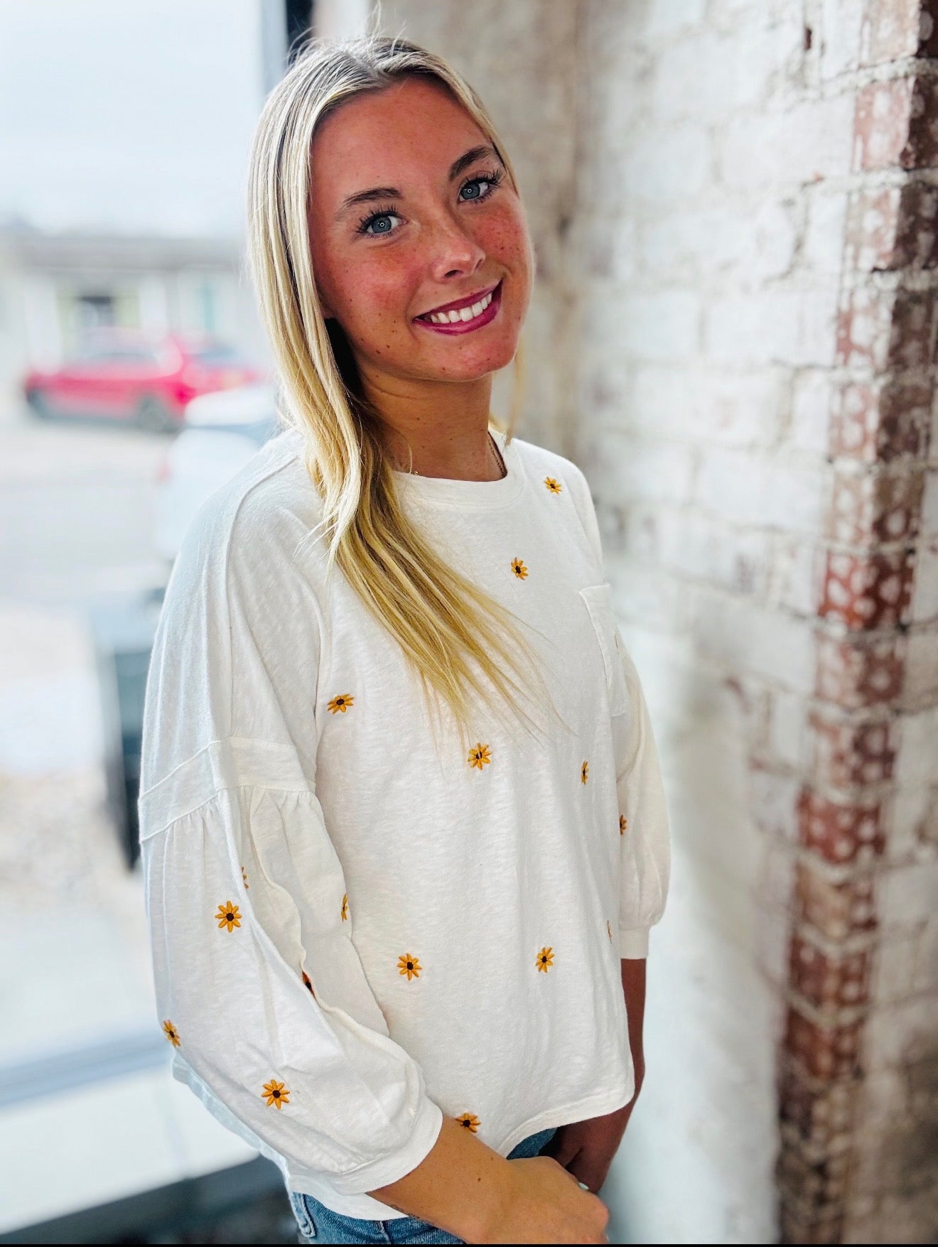 Ivory Daisy 3/4 Long Sleeve Tee