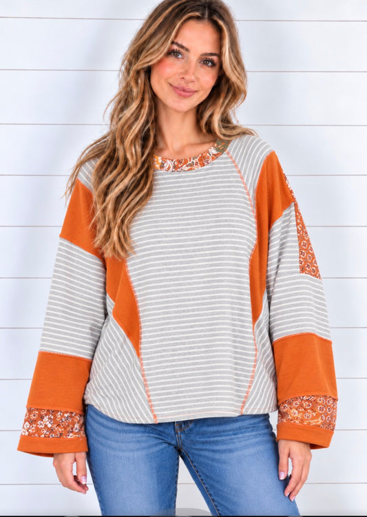 CONNIE OVERSIZED KNIT TOP W/ OUTSEAM OVERLOCK DETAIL