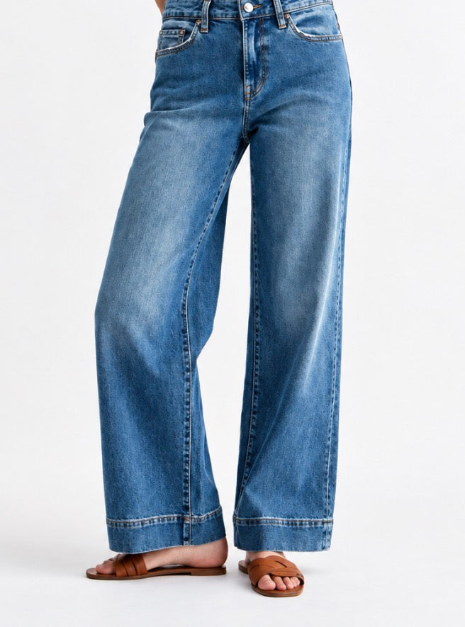 MICA MID-RISE WIDE LEG JEAN