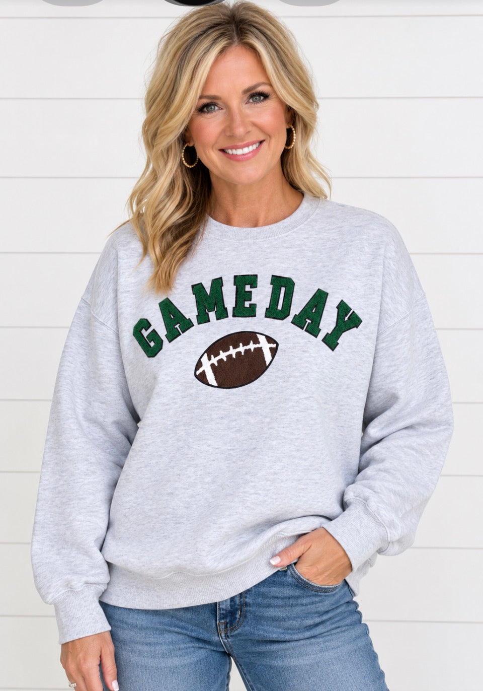 FLEECE RELAXED FIT SWEATSHIRT WITH GAME DAY CHENILLE PATCH