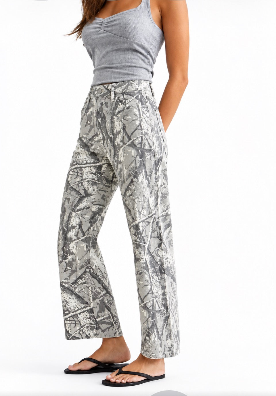 HIGH-RISE WIDE LEG PRINTED JEAN
