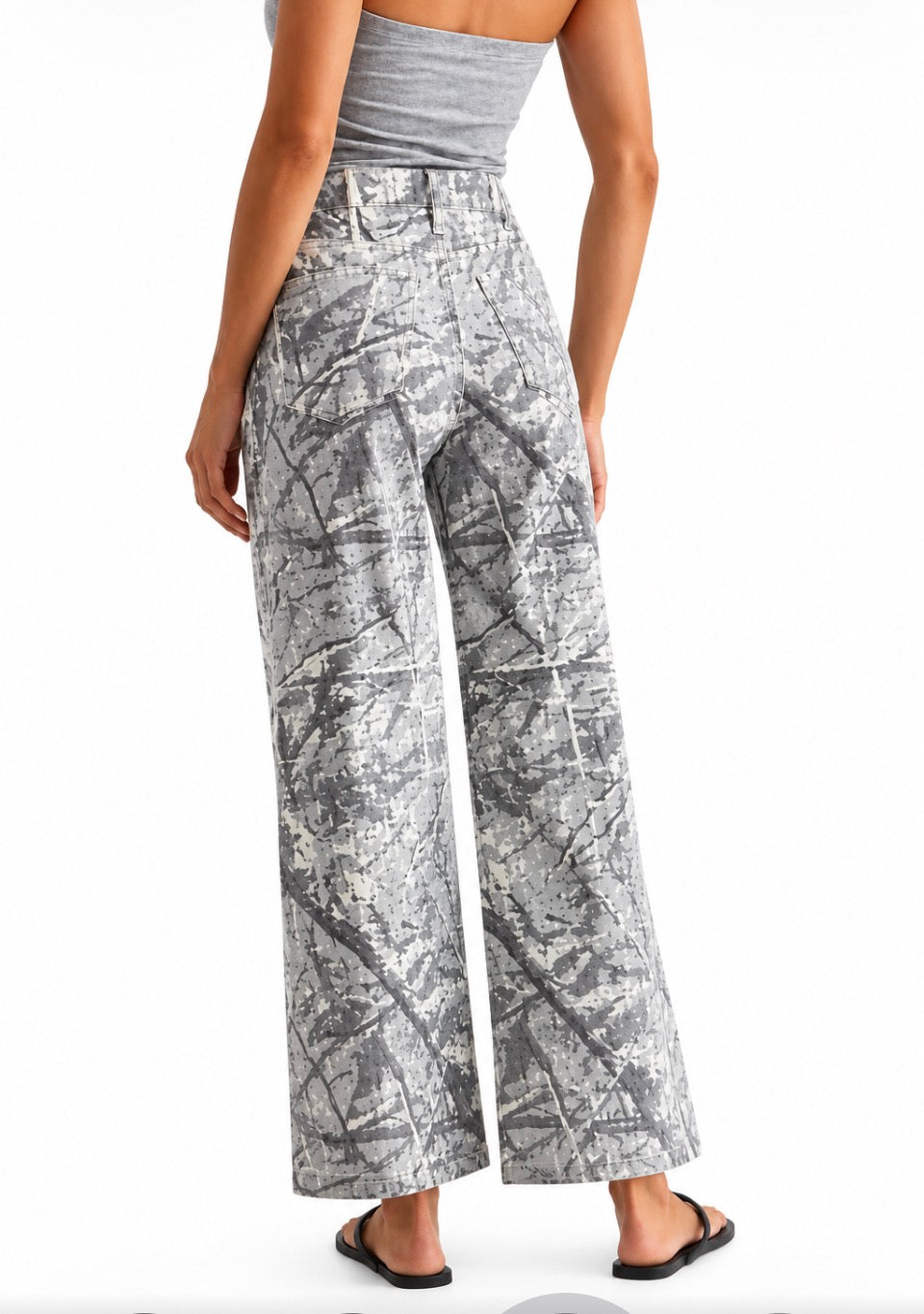 HIGH-RISE WIDE LEG PRINTED JEAN