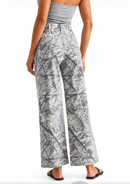 HIGH-RISE WIDE LEG PRINTED JEAN