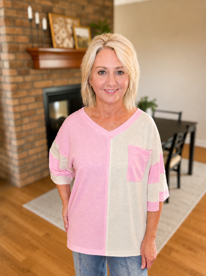SAGE AND FIG V-NECK CONTRAST TEE