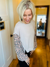 Load image into Gallery viewer, Leopard Sleeve Top

