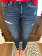 Load image into Gallery viewer, Dark Wash Skinnies
