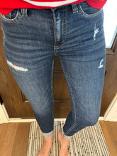 Load image into Gallery viewer, Dark Wash Skinnies

