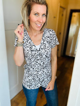 Load image into Gallery viewer, Side Tie Printed Top

