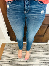 Load image into Gallery viewer, Risen Skinnies
