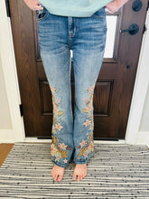 Load image into Gallery viewer, Grace Embroidery Jeans
